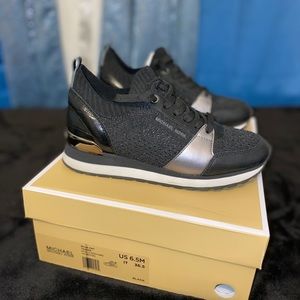 Black Michael Kors sneakers size 6.5